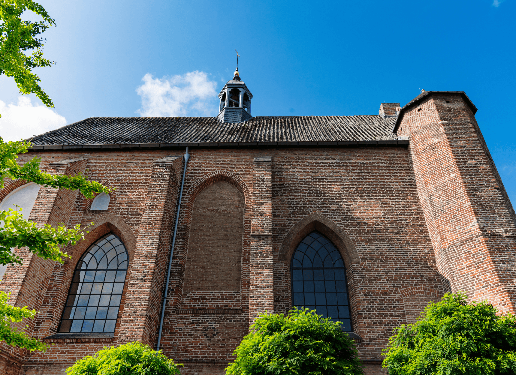 Explore the fortified town of Grave near Boutique Hotel De Bungelaer (QL) – Beers, North Brabant, The Netherlands